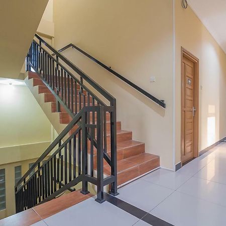 Reddoorz Plus Near Syamsudin Noor Airport 3 Banjarbaru Exterior foto